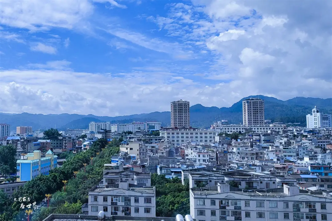 云南这座小城被评为“全国二十佳养老城市”,风光秀美、物价合理