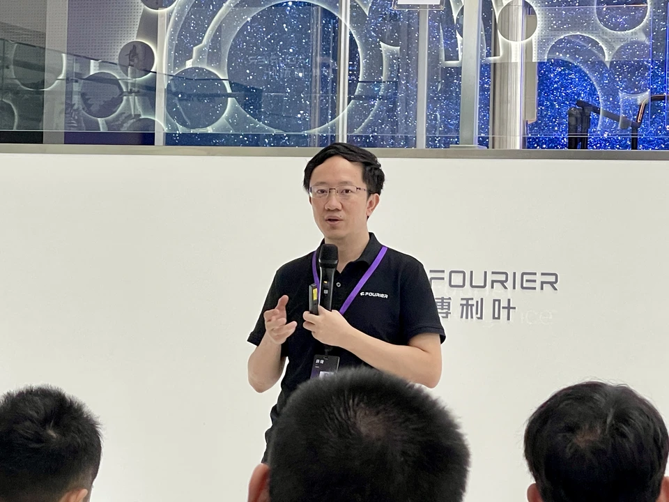 傅利叶发布新一代通用人形机器人,顾捷:GPT时刻或在三五年内到来