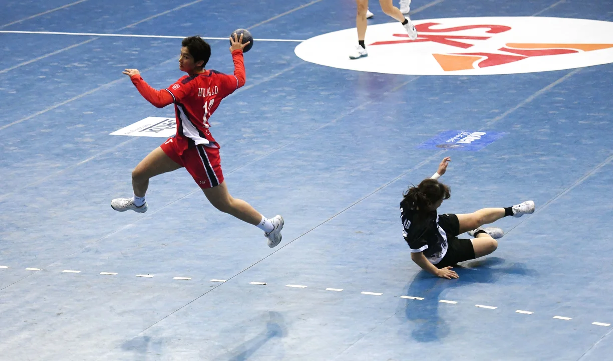 【手球聯賽】勁青輕取英華