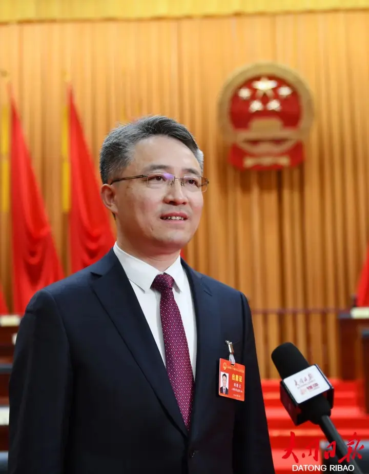 曾是全国最年轻正厅,他当选市长