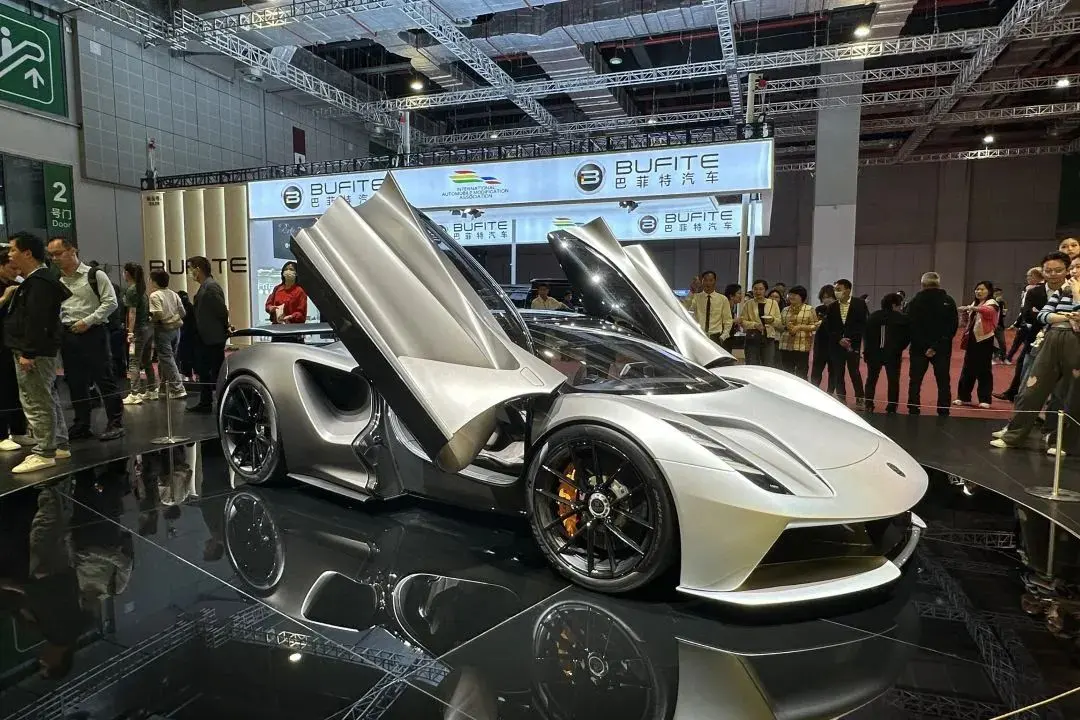 上海车展上的3台顶尖纯电车，劳斯莱斯都不是最贵！