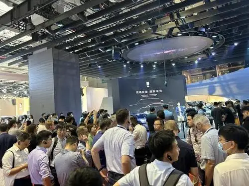 仰望，活成了买不起的样子