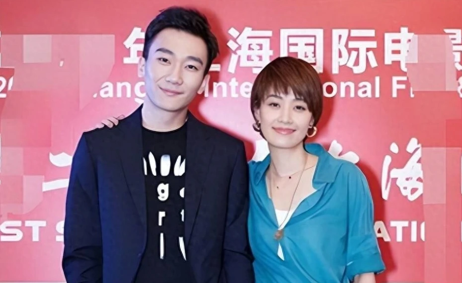 马伊琍与小17岁新男友恋情后续:各种亲密互动曝光,粉丝们都在祝福