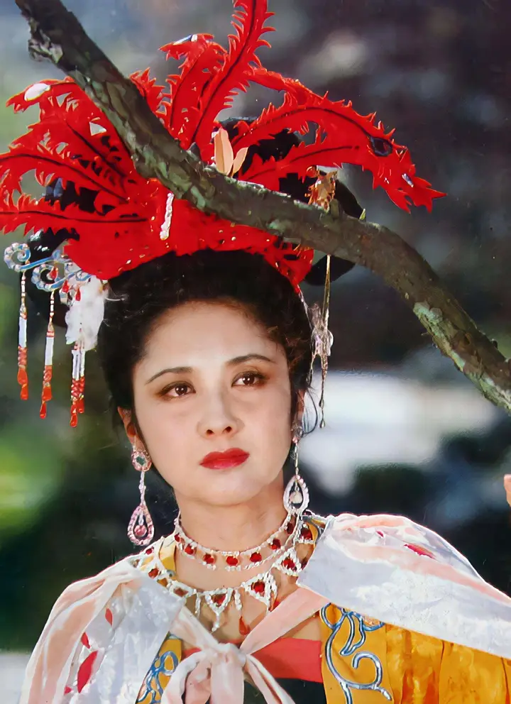 女神朱琳：最美的女儿国国王