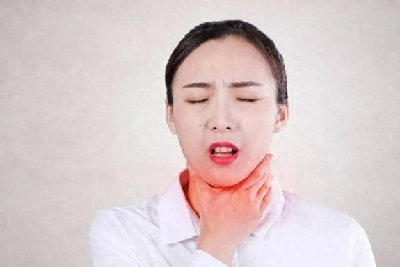 喉炎非小事，或是癌症前兆！提醒：身体出现这 5 个症状，及时就医