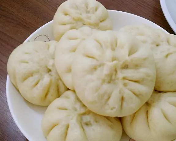家常包子的美味秘密：从和面到出锅全攻略