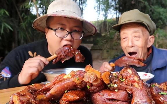 年龄越大，越要多吃肉？建议：过了50岁，这2种肉可多吃点