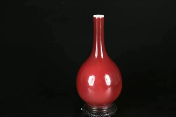 清乾隆，祭红釉胆瓶