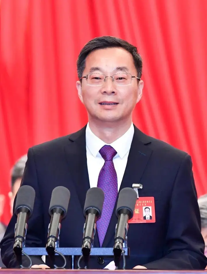 周伟当选为常州市人民政府市长