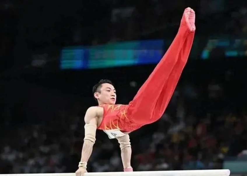 “双杠王”卫冕成功 单杠留下遗憾 竞技体操中国收获2金5银2铜