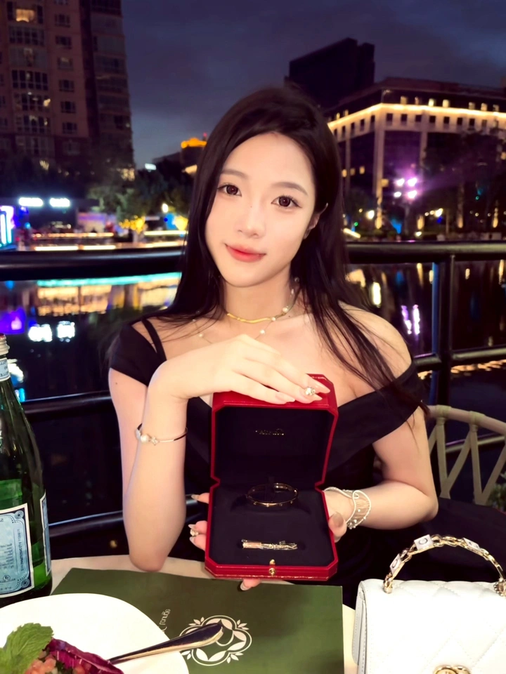 自称檀健次前女友刘一诺即将有新剧播出，参演《轧戏》
