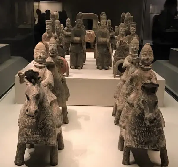 【青銅兵俑 魏晋南北朝時代】 陝西省西安出土 コレクター放出品 I0905F 青銅兵俑 魏晋南北朝時代】 陝西省西安出土 コレクター放出品