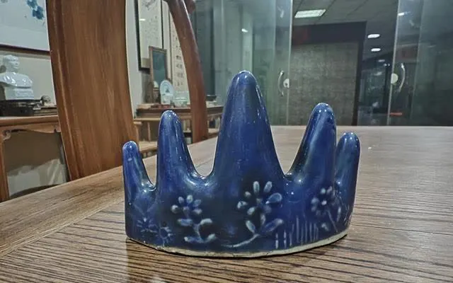 乾隆蓝釉笔架山