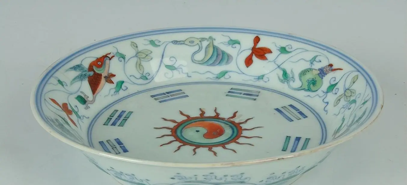 【 蕨手文豆彩高台鉢 】 仮託銘：成化年製 明朝末～清朝初期 中国古玩 蕨手文豆彩高台鉢 】 仮託銘：成化年製 明朝末～