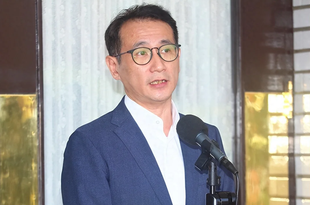 昔日曾痛批今日却接任董事长,黄敬平爆黑历史:郑运鹏真的敢查?