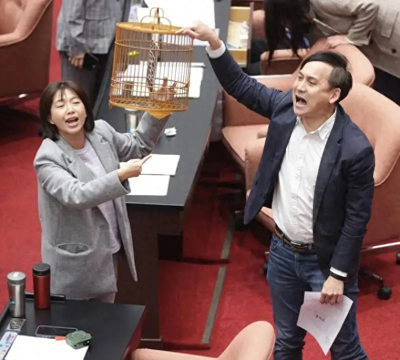 提案修“民防法”遭攻击,叶元之:证明民进党要学生上战场