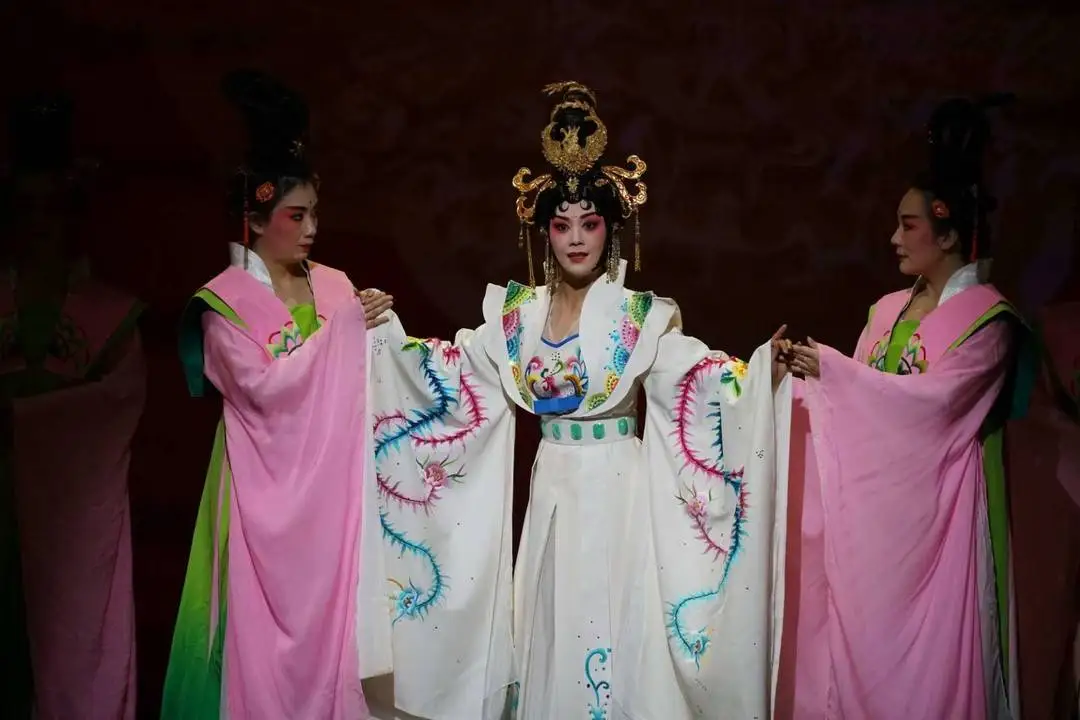《中国公主杜兰朵》亮相四川省第二届川剧汇演闭幕演出