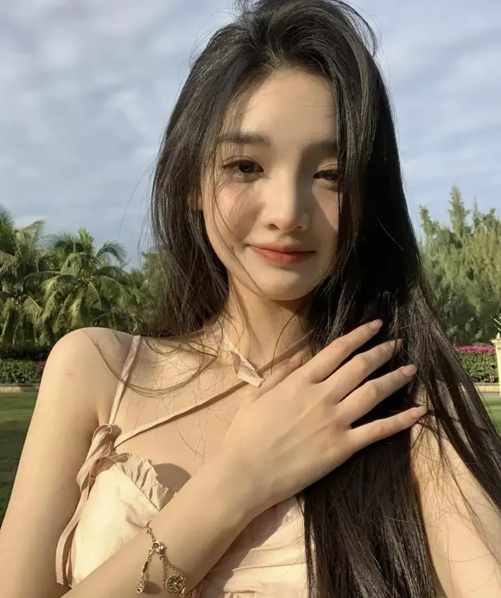 王思聪被曝同时交往两任女友，网友：打人那事后续怎么处理了？