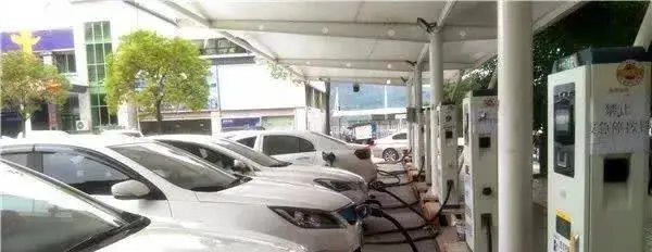 网约车司机跑了2年纯电动的感受，车友：太真实了