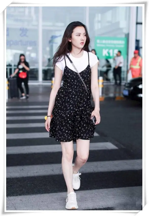 当宋祖儿和王丽坤同穿波点裙，终于见识到了什么才是真正的少女感