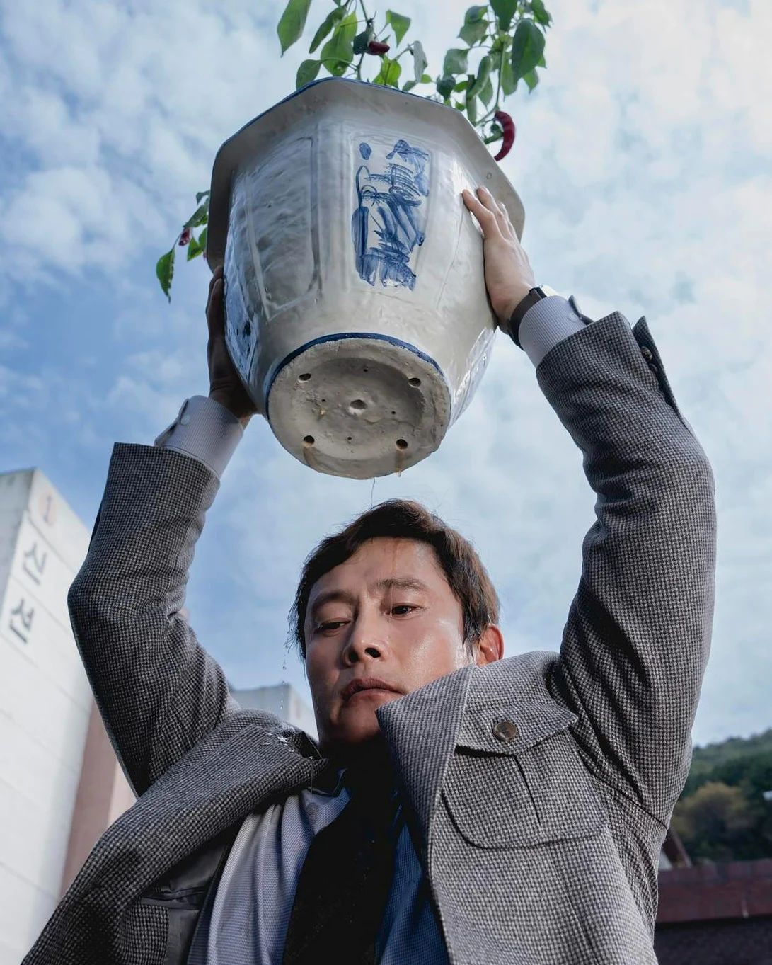 玄彬孙艺珍夫妇同封青龙奖，朴赞郁《无可奈何》赢家通吃