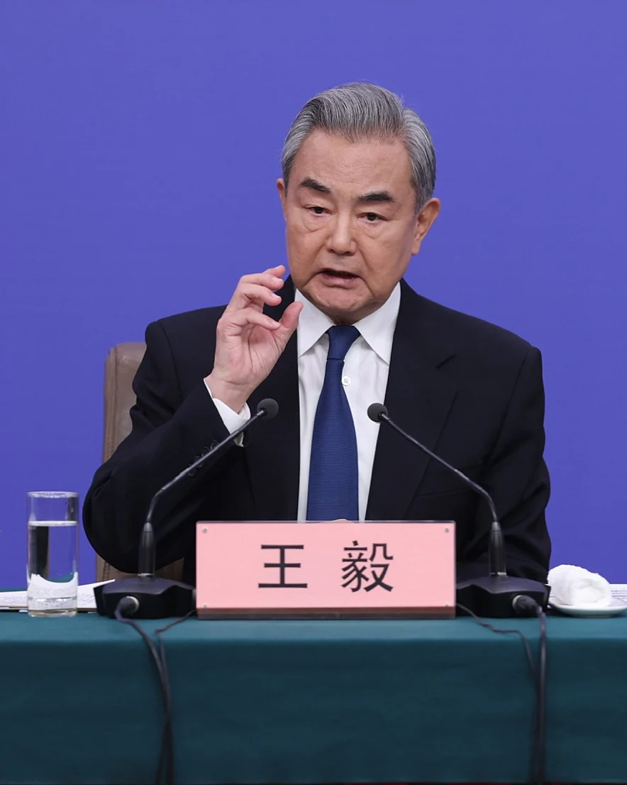 王毅：绝不允许任何人为殖民张目 为侵略翻案