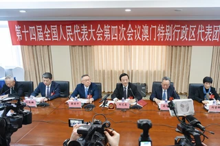 两会｜澳门代表团举行开放团组会议